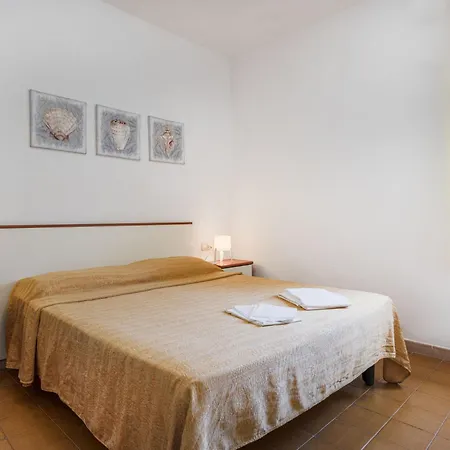 Elbamar 1-4 By Interhome Apartman